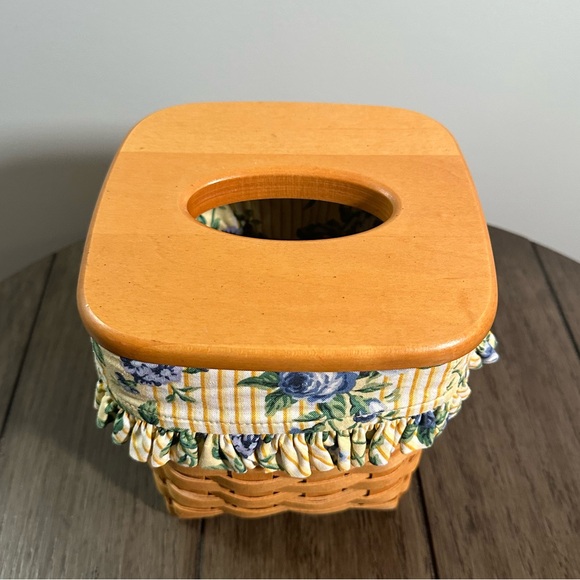 Longaberger Tissue Basket with Floral Liner - Picture 5 of 9